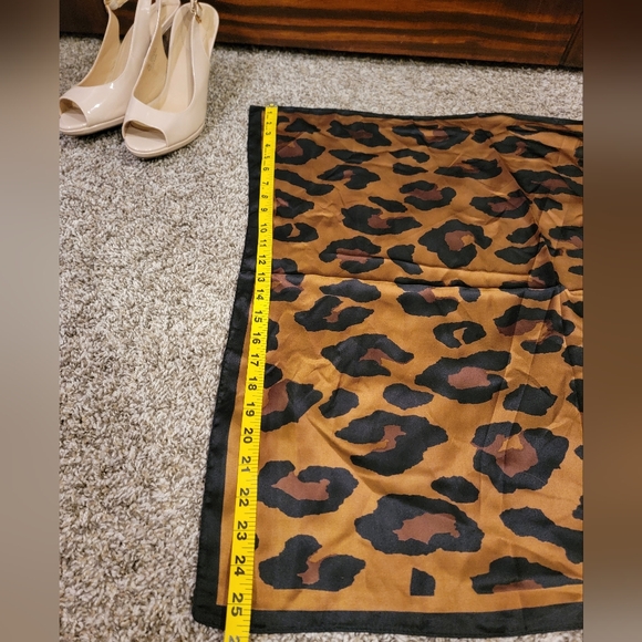 Cheetah print scarf - Picture 5 of 8